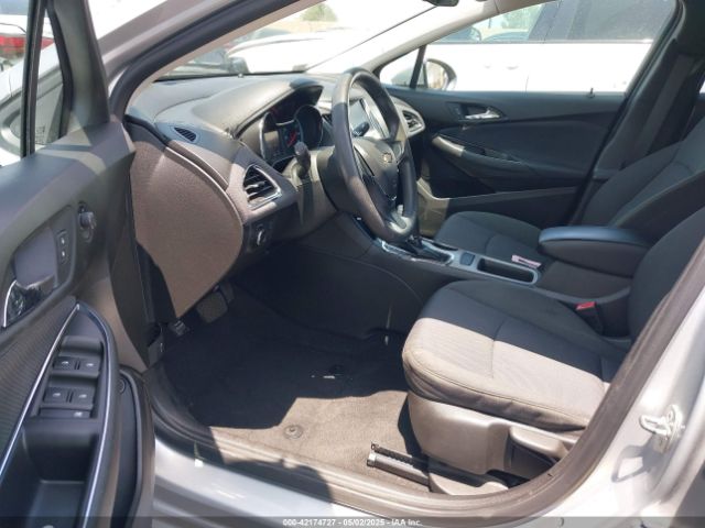 1G1BC5SMXJ7205744 Chevrolet Cruze Ls Auto