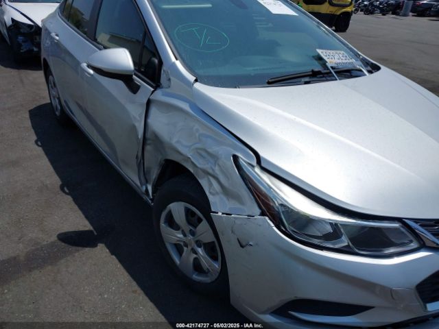 1G1BC5SMXJ7205744 Chevrolet Cruze Ls Auto
