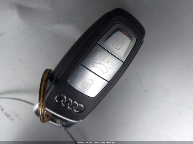 WA1M2BFZ8NP054541 Audi q4