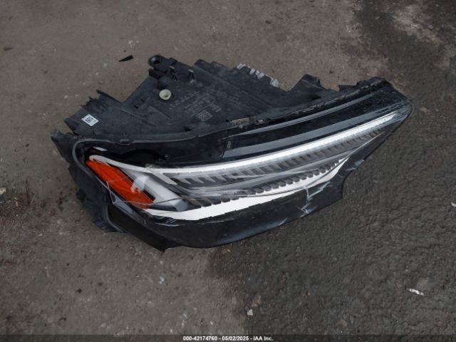 WA1M2BFZ8NP054541 Audi q4