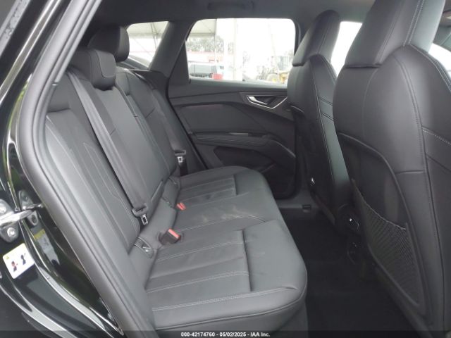 WA1M2BFZ8NP054541 Audi q4