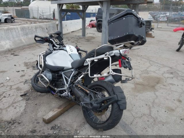 2022 BMW R 1250 WB10M1304N6F06392 Photo 2
