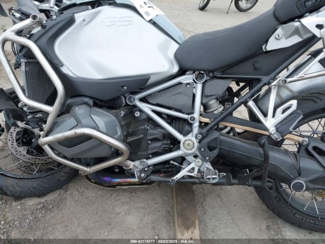 2022 BMW R 1250 WB10M1304N6F06392 Photo 8