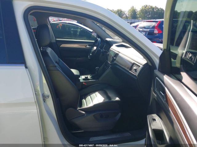 2018 VOLKSWAGEN ATLAS 1V2NR2CA5JC571171 Photo 4
