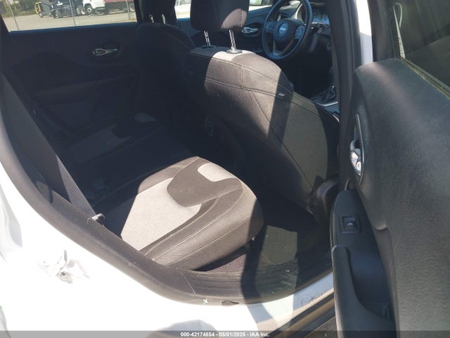 1C4PJLABXGW189373 Jeep Cherokee Sport