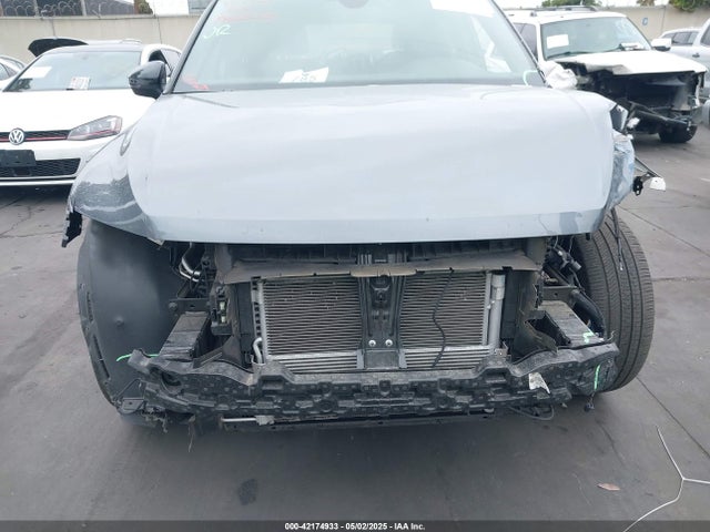 3VV8B7AX3PM018096 Volkswagen Tiguan 2.0t Se R-line Black