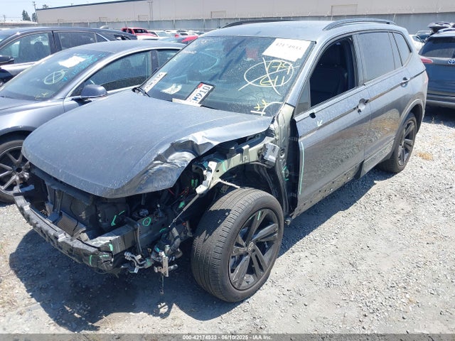 3VV8B7AX3PM018096 Volkswagen Tiguan 2.0t Se R-line Black