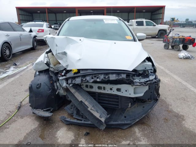 1FADP3F21JL257262 Ford FOCUS SE
