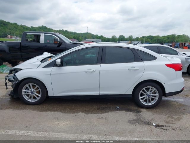 1FADP3F21JL257262 Ford FOCUS SE