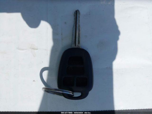 2T1BURHE0GC525738 Toyota COROLLA LE