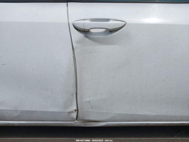 2T1BURHE0GC525738 Toyota COROLLA LE