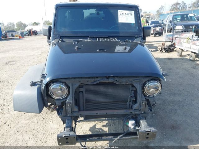1C4BJWDG9HL530123 Jeep Wrangler Unlimited Sport 4x4