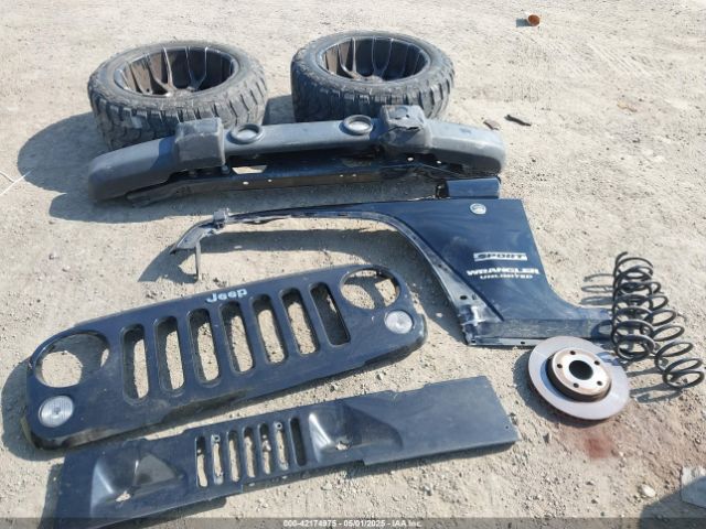 1C4BJWDG9HL530123 Jeep Wrangler Unlimited Sport 4x4
