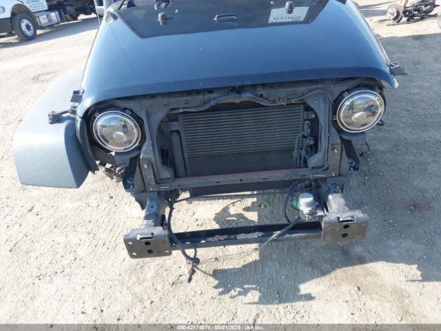 1C4BJWDG9HL530123 Jeep Wrangler Unlimited Sport 4x4