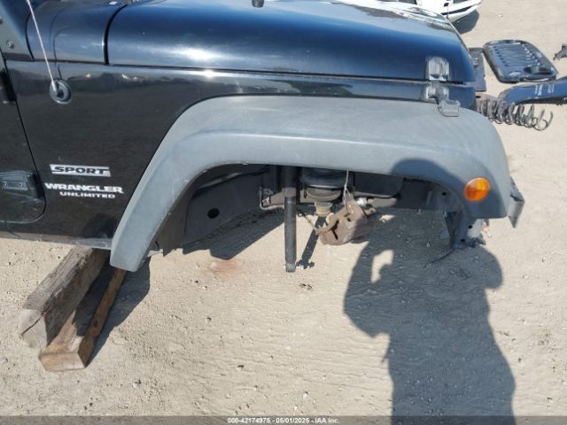 1C4BJWDG9HL530123 Jeep Wrangler Unlimited Sport 4x4