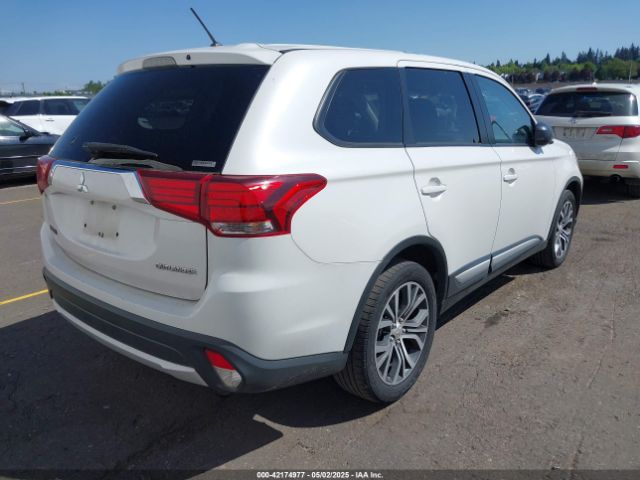 2016 MITSUBISHI OUTLANDER JA4AZ3A33GZ042067 Photo 3