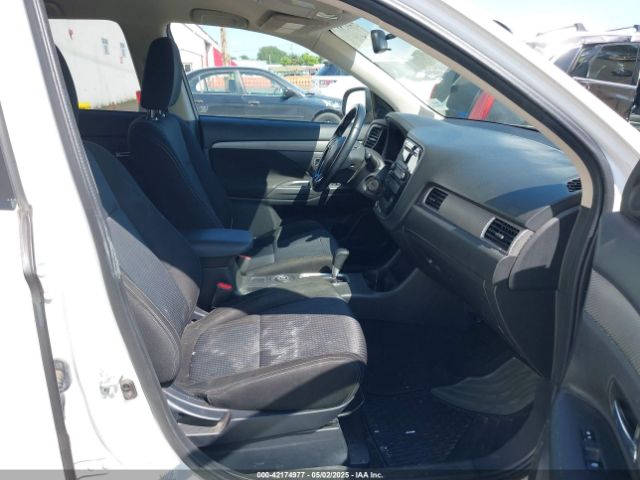 2016 MITSUBISHI OUTLANDER JA4AZ3A33GZ042067 Photo 4