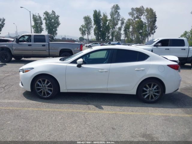 3MZBN1V35JM182020 Mazda Mazda3 Touring