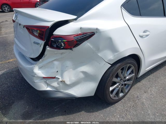 3MZBN1V35JM182020 Mazda Mazda3 Touring