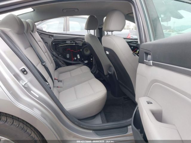 KMHD84LF3LU903902 Hyundai ELANTRA SEL