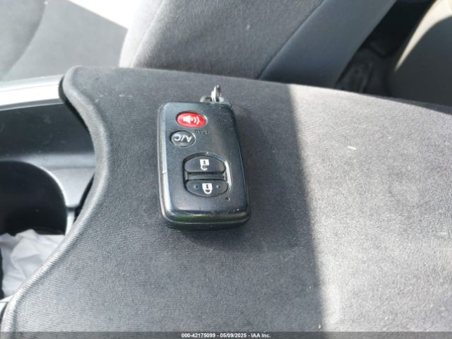 JTDKN3DUXF0458971 Toyota Prius Three