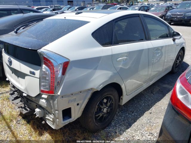 JTDKN3DUXF0458971 Toyota Prius Three