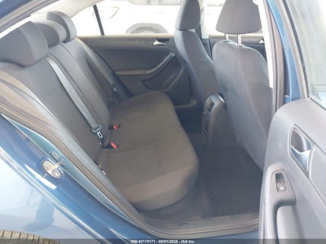 3VW267AJ9GM390494 Volkswagen Jetta 1.4t S