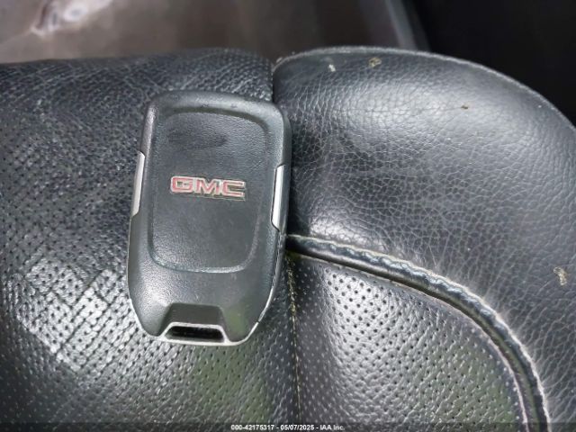 1GKS1GKC0HR382497 GMC Yukon Xl Slt