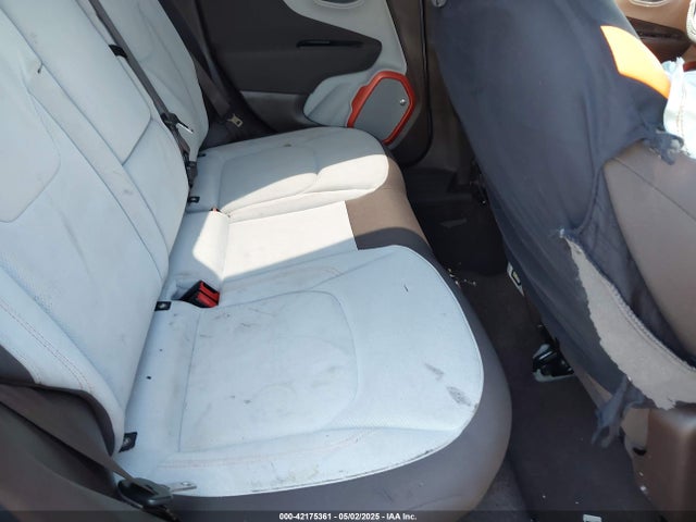 ZACCJABT8GPE09231 Jeep Renegade