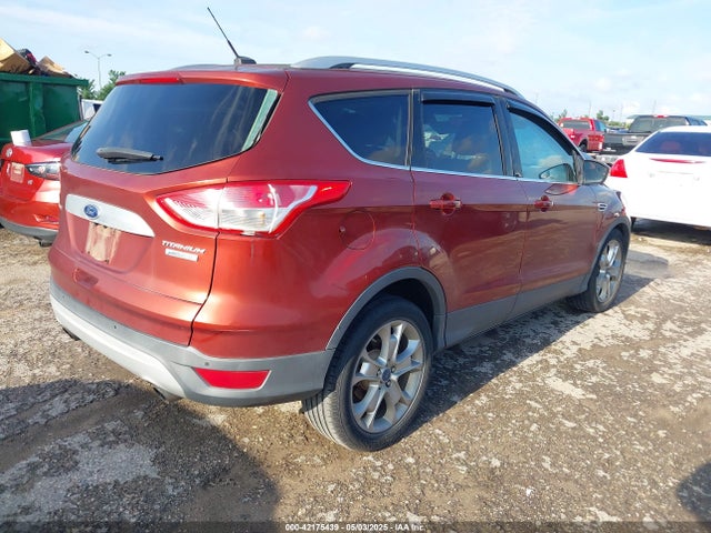 1FMCU0J95FUA27190 Ford Escape Titanium