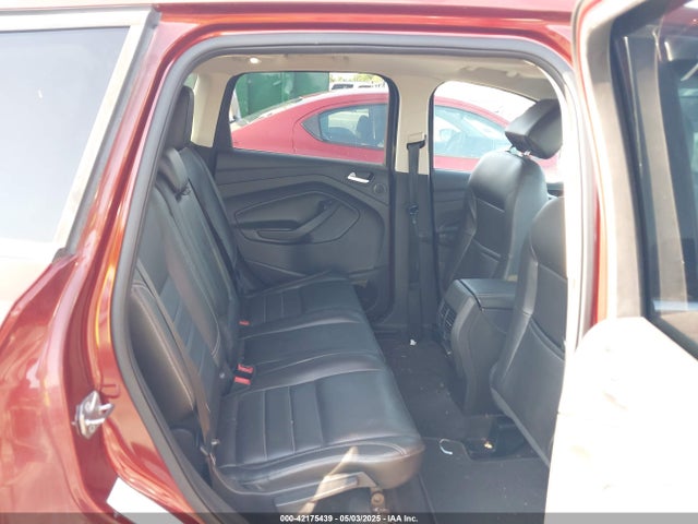 1FMCU0J95FUA27190 Ford Escape Titanium