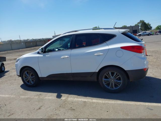 KM8JUCAG4FU112741 Hyundai TUCSON SE