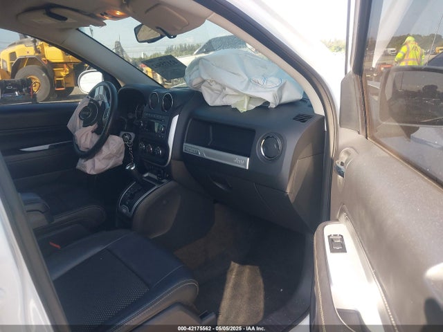 1C4NJDEB3HD113109 Jeep Compass Latitude 4x4