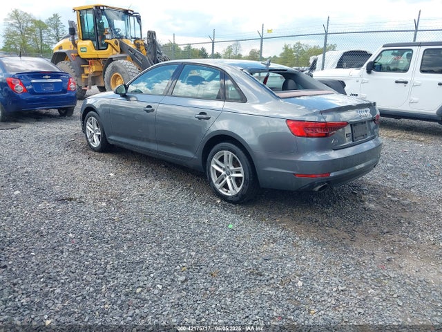 2017 AUDI A4 WAUANAF40HN018645 Photo 2