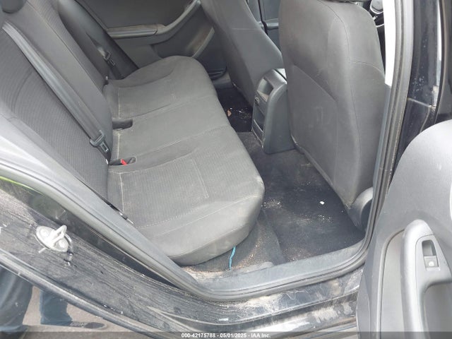 3VWD17AJ0FM268841 Volkswagen Jetta 1.8t Se