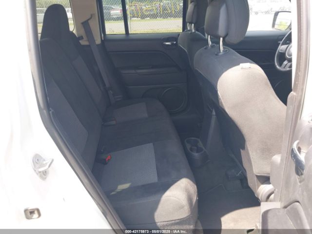1C4NJRFB6GD759691 Jeep Patriot Latitude