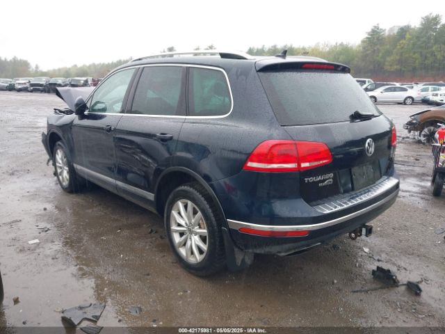 2016 VOLKSWAGEN TOUAREG WVGEF9BP7GD008159 Photo 2