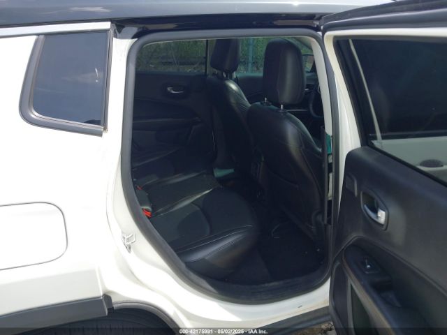 3C4NJDCB2KT704231 Jeep Compass Limited 4x4