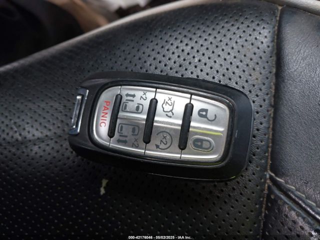 2C4RC1GG2JR358215 Chrysler Pacifica Limited