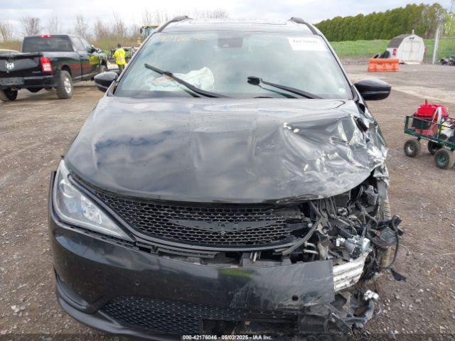 2C4RC1GG2JR358215 Chrysler Pacifica Limited