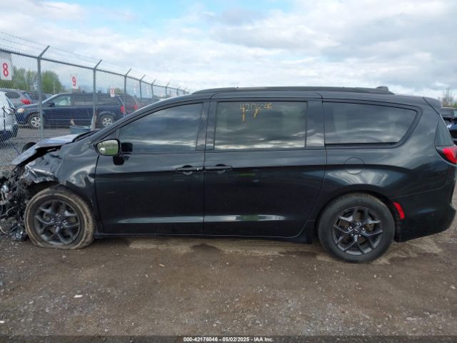 2C4RC1GG2JR358215 Chrysler Pacifica Limited