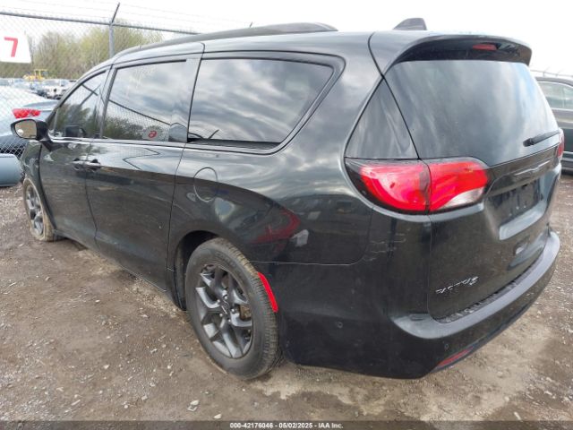 2C4RC1GG2JR358215 Chrysler Pacifica Limited