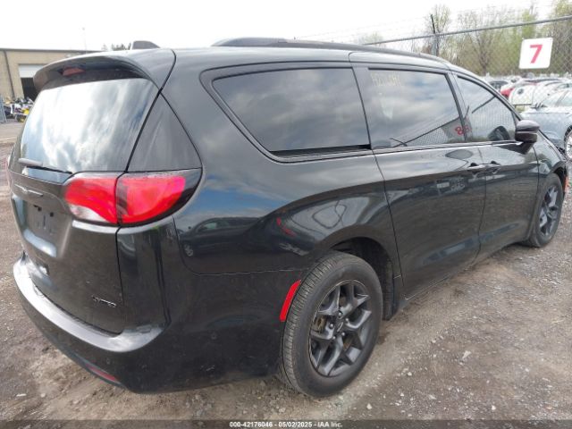 2C4RC1GG2JR358215 Chrysler Pacifica Limited