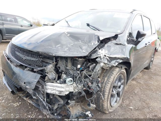 2C4RC1GG2JR358215 Chrysler Pacifica Limited