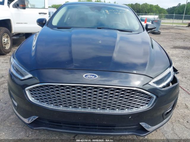 3FA6P0RU7KR194482 Ford Fusion Hybrid Titanium