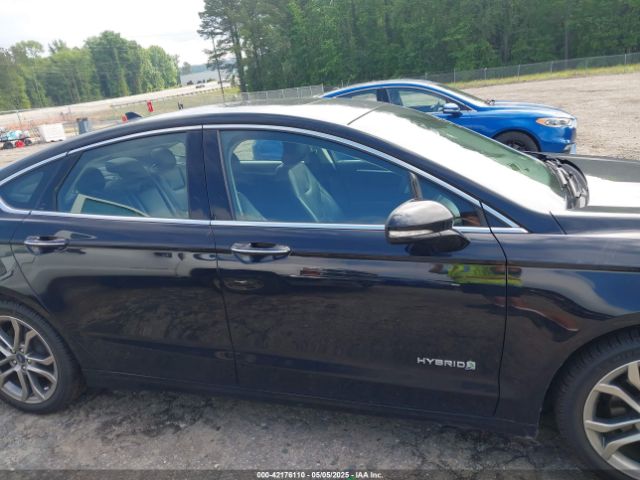 3FA6P0RU7KR194482 Ford Fusion Hybrid Titanium