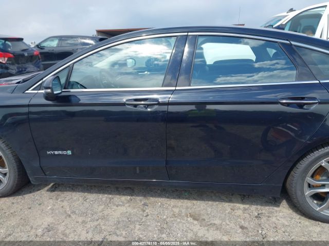3FA6P0RU7KR194482 Ford Fusion Hybrid Titanium