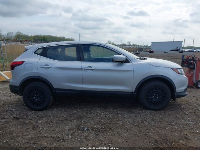 JN1BJ1CP9JW155295 Nissan Rogue Sport S