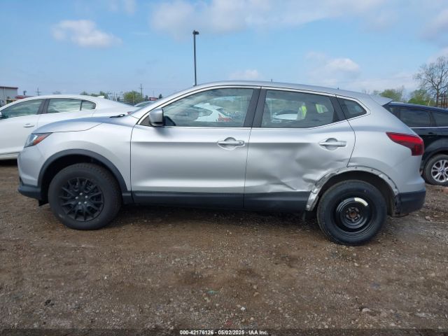 JN1BJ1CP9JW155295 Nissan Rogue Sport S