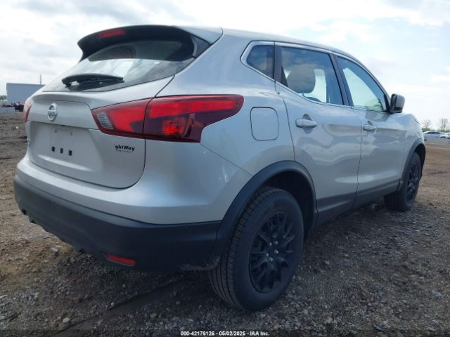 JN1BJ1CP9JW155295 Nissan Rogue Sport S